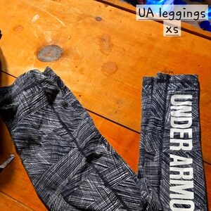 Xs under Armour leggings